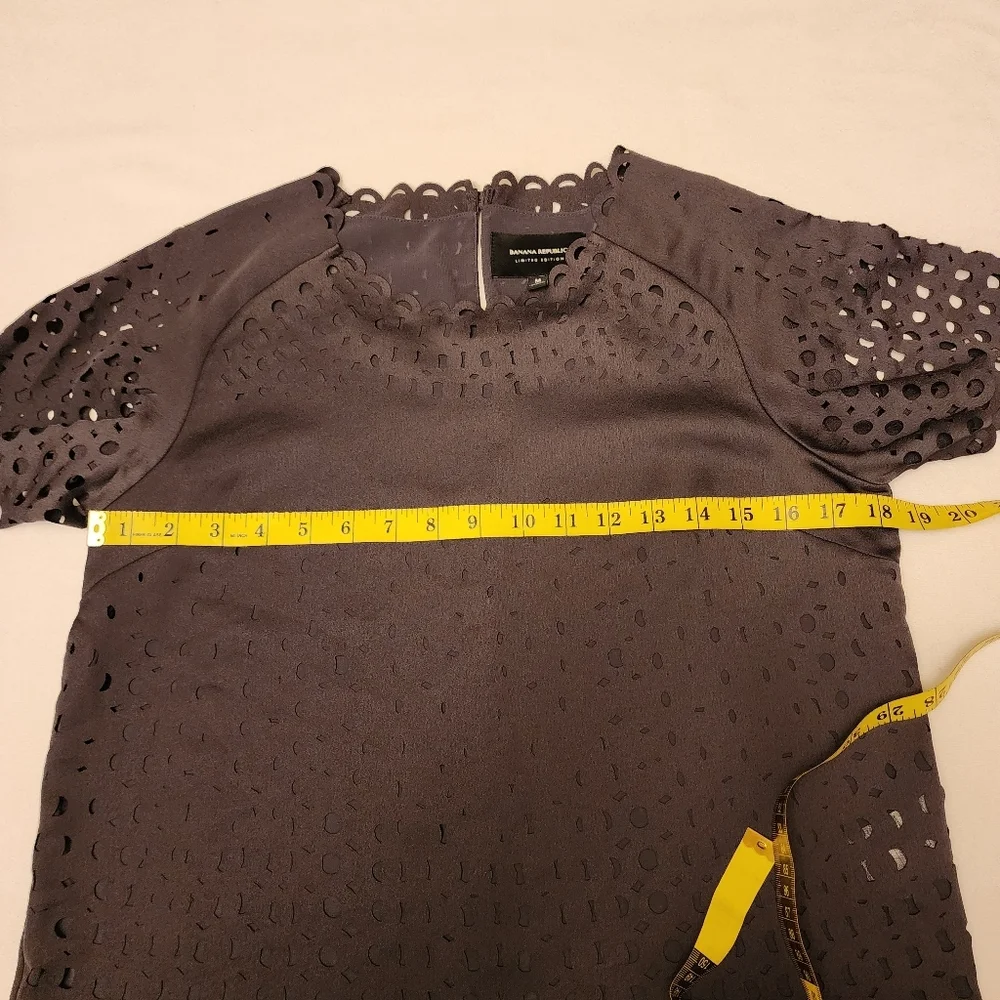 Banana Republic Gray Laser Cut Short Sleeve Blouse - Picture 4 of 12
